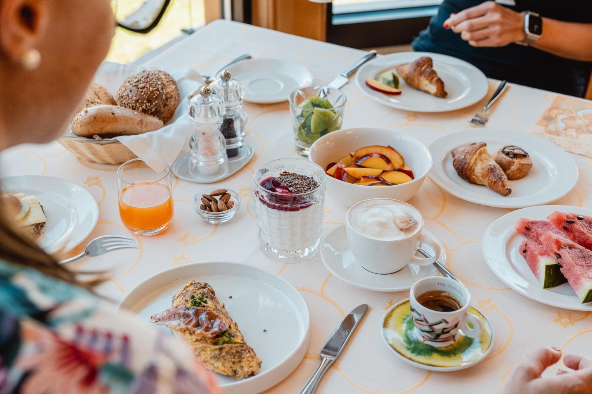 Hotel Sonnenburg Мерано Екстер'єр фото